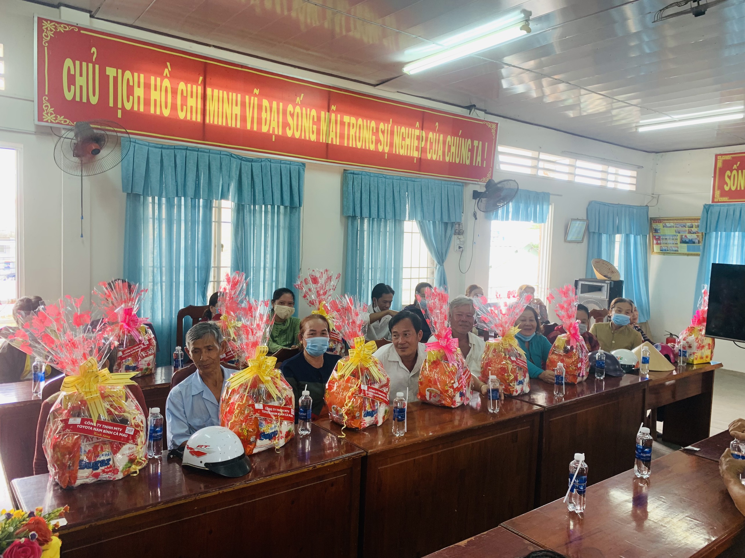 Tặng quà Tết hộ nghèo tại Phường Tân Thành, Tp Cà Mau - Ngày 13/01/2023